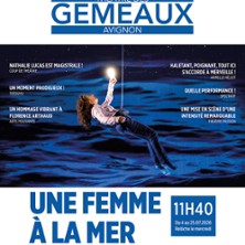 UNE FEMME A LA MER
